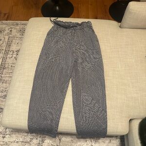 Lululemon Stretch High Rise Crop 23” joggers